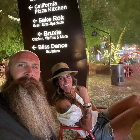 Meet your Posher, Sarah - Picture 2 of 6